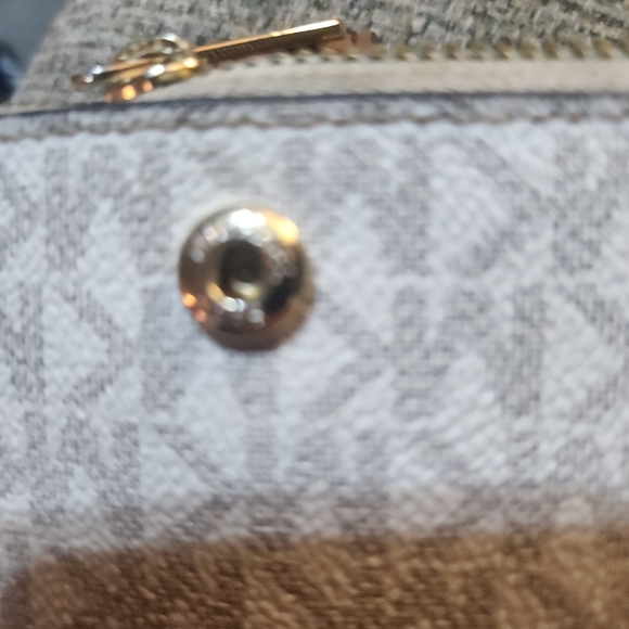 Wristlet phone case - Picture 7 of 9